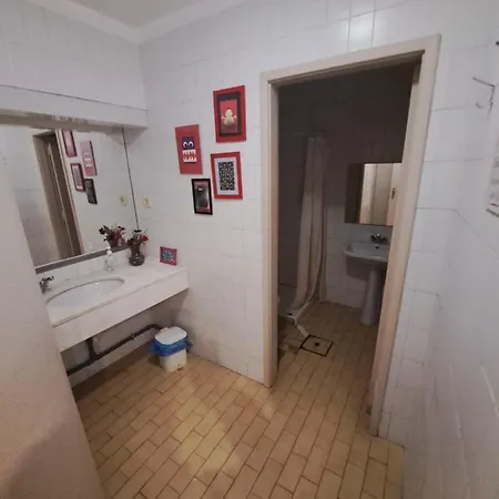 Spacious Economic Center Flat Lägenhet